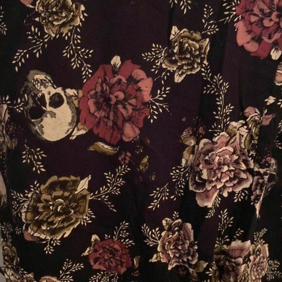 Torrid skull and rose women’s leggings size 2 - Picture 2 of 3